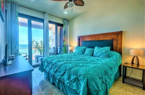 Create Unforgettable Memories in Your Beachfront Escape with Stunning Views!
