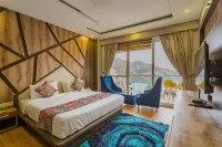 Tripli Hotels Shivaay - Balkoner