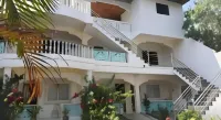 Palm Grove Saud Holiday Complex Hotel - Quầy bar