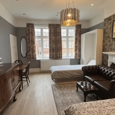 Charlotte Guest House Hotels near Golders Green