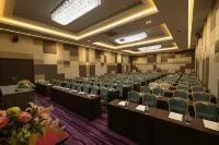 The Rich Hotel - Business