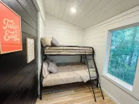 the RISER - BRAND NEW Modern Cabin in Broken Bow!