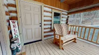 Cozy Log Cabin in the Heart of Smoke Hole Canyon Overlooking South Branch River. - Family