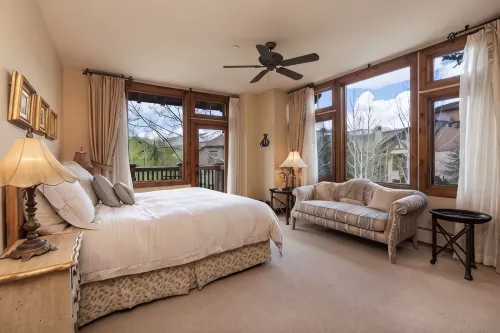 Best/closest location to the slopes and newly redecorated. - Pools