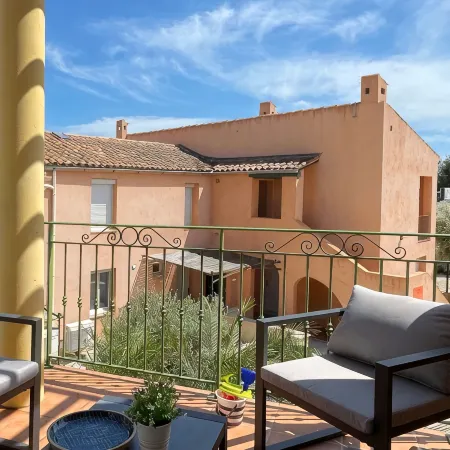 Detached house |50 m from Capelan beach |Climatised |Parking |Private garden