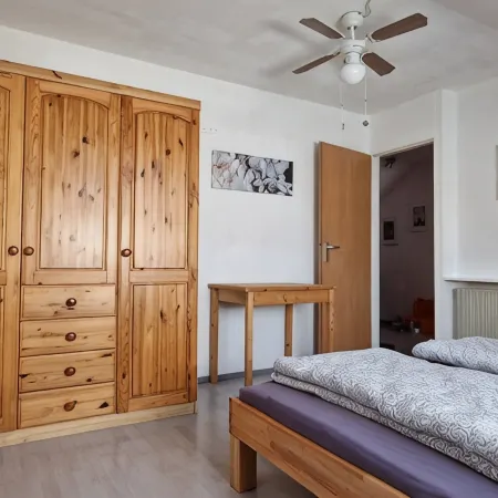 Schöne 3 Zimmer Wohnung mit Klimaanlage, Zentral und Naturnah