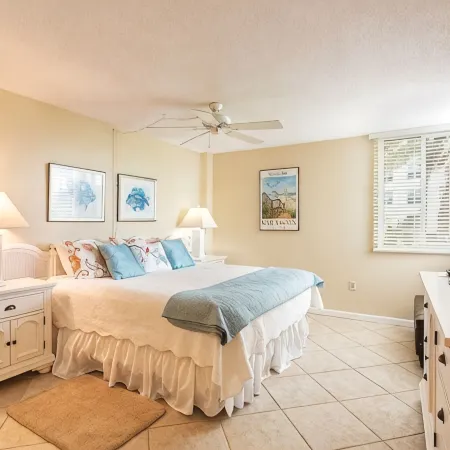 Oceanfront/Beachfront -Sarasota Surf  Racquet - Y Building