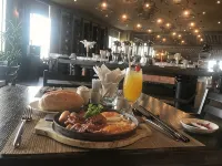 Hong Loan Condotel Apec Phu Yen - Morgenmad