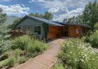 Country Sunshine Bed and Breakfast - Mountain view