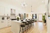 3-Bedroom Home in Beautiful Atlanta. 10 Mins from Mercedes Benz. Fifa World Cup - Bungalows