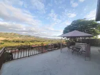 Selah Hotel - Mountain view