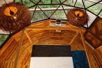 Trekker Glamping - EcoLodge Boutique - インフィニティプール