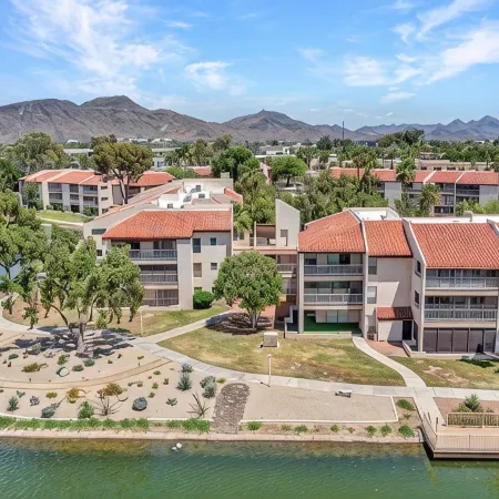 Lakefront Family, 3 Bedroom, 2 Bath, Private Patio, Heated Pool, Jacuzzi Отели рядом с достопримечательностью «Замки-н- Судна»