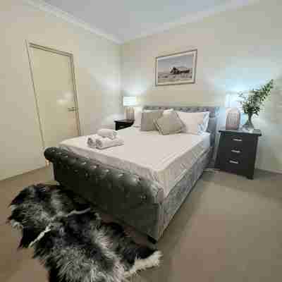 Modern two bedroom apartment next to Westmead hospital. Rooms