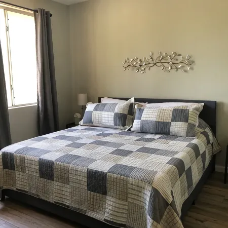 Newly Renovated Condo: Foothills View & Resort Amenities Отели рядом с достопримечательностью «Саут Маунтин Парк Сценик Драйв»