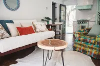 WALK to restaurants, lighthouse and shops! Charming  cottage, cozy & bright! - ブティック