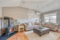 Great location in Old Mill District !♥ Fenced Backyard,  ♥ Pet Friendly! - Boutique