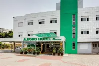 Adoro Hotel - parking