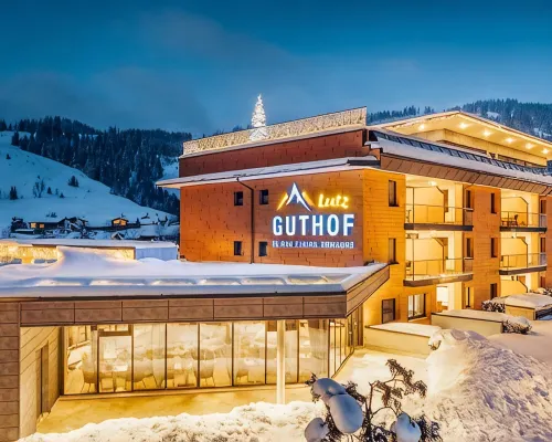 Ferienwohnungen Guthof Hotels in Schattwald