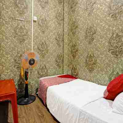 Hotel O Sar Inn Rooms
