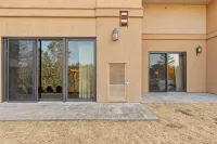 Upscale, Riverview, 3Br, 3BA, 2040SF, Main Floor, 14ft Ceiling - 3-Star