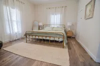 Charming Downtown Fort Mill Home w/ Large Backyard - Wifi
