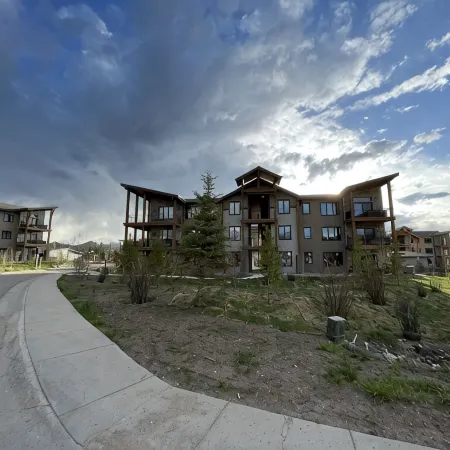 Bonus Bunk Room!  Private Hot Tub and Walkable to Restaurants and Brewery! Отели в г. Фрейзер