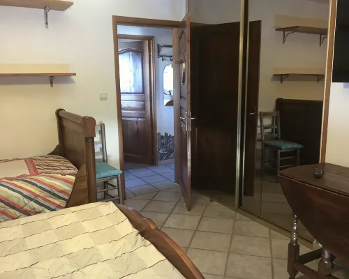 2 bedrooms in a pullhouse and jacuzzi 文蒂塞裡住宿飯店