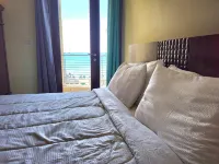 Oceanfront Condo with breathtaking views and private beach access. - balcony