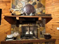 Cub Cabin on Massanutten Resort- Fully Renovated Log Cabin- Hot Tub & Fire Pit - Wifi