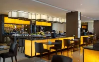 GRAMM HOTEL by Ambarrukmo Yogyakarta - bar