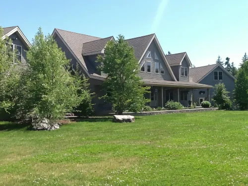 Luxury Home w/INDOOR POOL 20mins BarHarbor boardersAcadia National Par - 4-Star