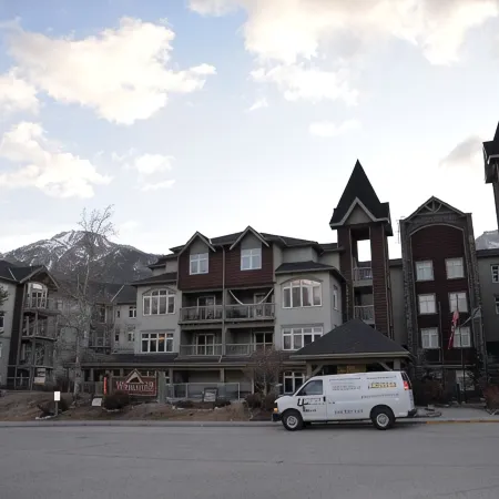 Gateway to Rocky Mountains -1 Bdr Suite/Kitchen/AC/UG Pk/Gym