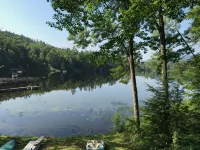 Cozy Cabin on Loon Lake Hoteles en Plymouth