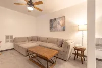 7 Guests 2Br 2BA Pool Hot Tub & Game Room at Cbl - Pool