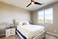 Modern marble beauty with easy access to hiking, UTV, and mountain bike trails - Villas