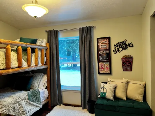 New Listing! Ski, Play, Stay @ the Lodge is Loaded! Hot Tub, BBQ, Sleeps 10 - 4-Star