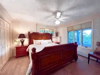 3 Levels w/ Mountain Views, 5 Mins to Stratton Base, Sauna, Firepit, ACs