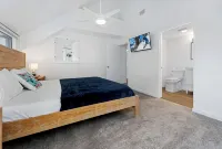 3 Bedroom Chic Condo - Community Pool and Tennis - 1 Mile to Mount Snow