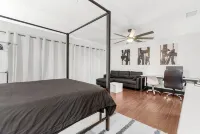 Adventure Coast Modern; 3/3 Pool w/ Firepit, Fenced, Heated Pool - 3-Star