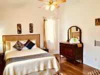 6 BR Villa Downtown in Springdale 1.2 mi from ZNP Sleeps 14 Free parking 6 cars - balcony