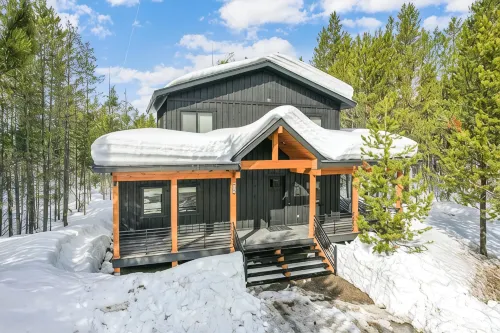 Yellowstone Luxury Cabin, Hot Tub, Game Room,EV Hookup,Massive Deck,5Bed/3.5Bath - 4-Star