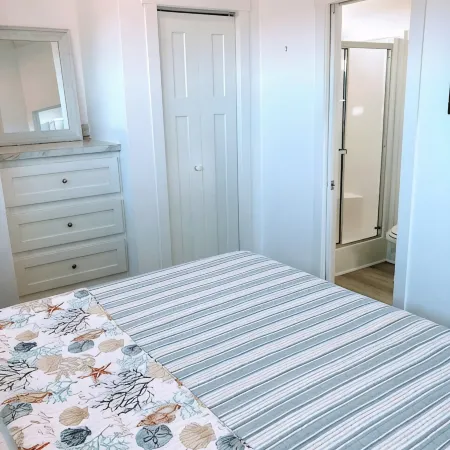 The Spoonbill Guest House at Goose Island Flats 1BR 1BA