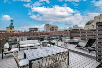 New Downtown Luxury Condo, by UNL, stadium & arena, above luxury retail #204 - 4-Sterne