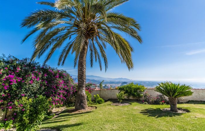 Villa Miranda with private heated pool and fantastic views!