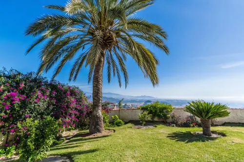 Villa Miranda with private heated pool and fantastic views! - Wifi