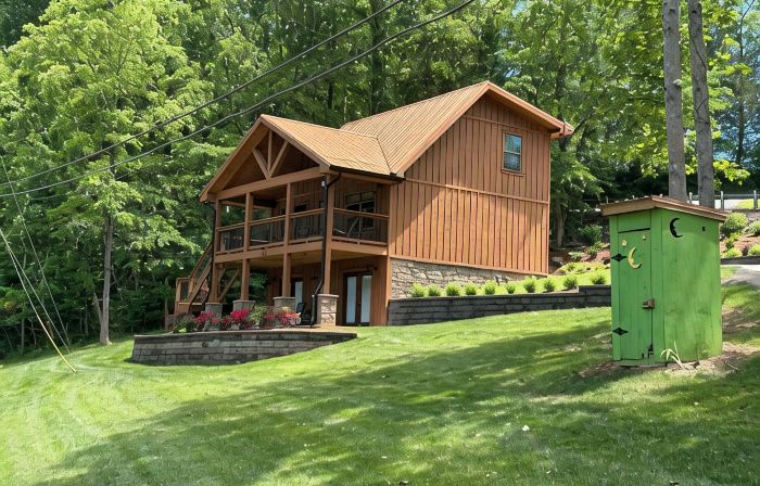 Deer Lick Cabin Lake Front Cabin That Sleeps 6 People - Minutes from Bristol