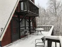 Alpine Chalet with outdoor Jacuzzi 1 mile from ski lifts - 4-Sterne