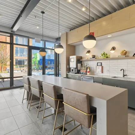 "Melody of Evanston" 3BD, 2BA UrbanLux Condo