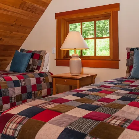 Cottage-in-the-Barn on Dragonfly Farm Отели в г. Истсаунд